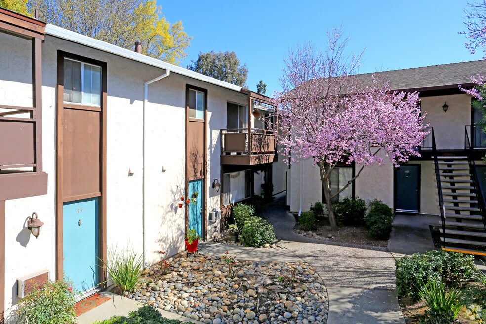 Moorpark Garden Apartments