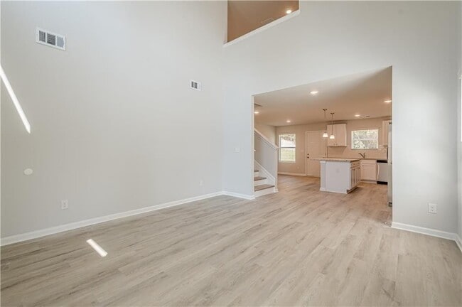 Building Photo - 144 Paces Overlook Trce