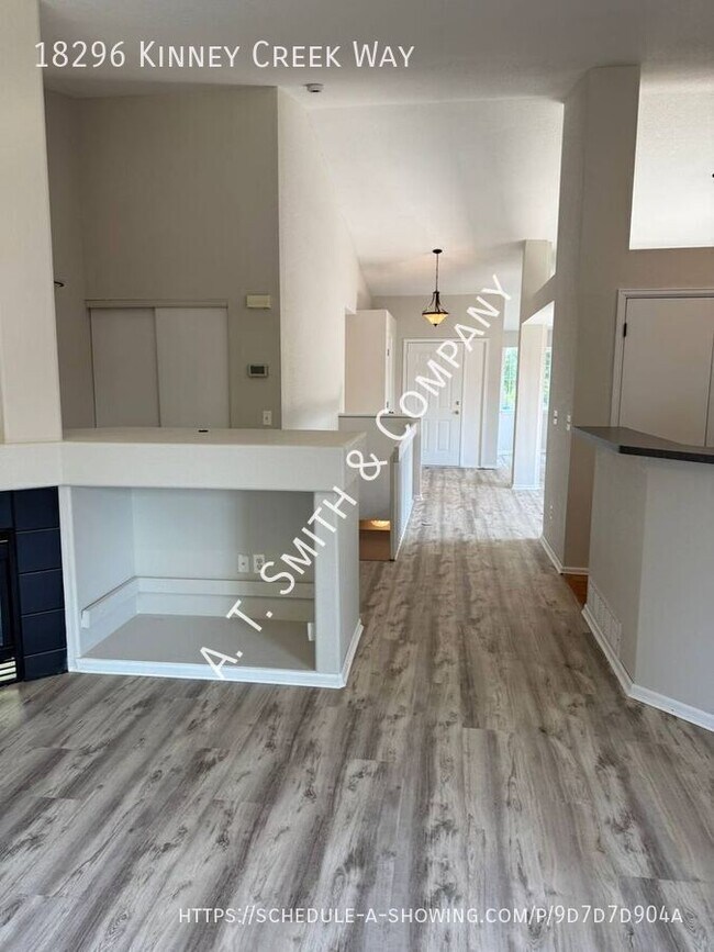 Foto del edificio - 18296 Kinney Creek Way