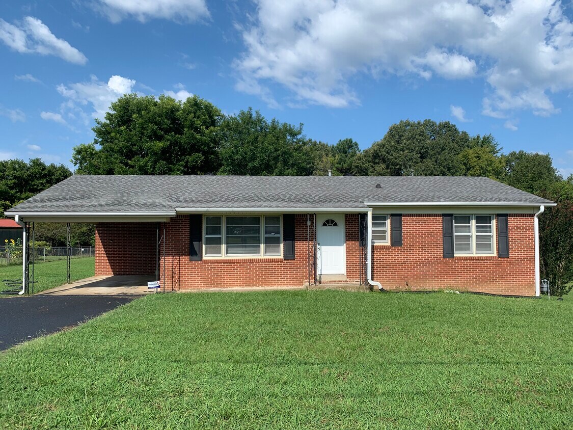377 Wells Lassiter Rd, Jackson, TN 38301 House Rental in Jackson, TN