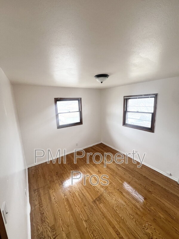 Foto del edificio - 5817 N 76th St