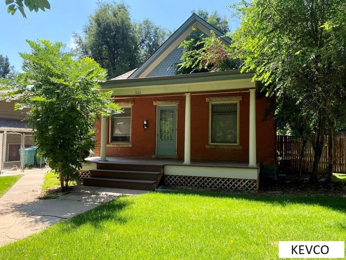 Foto principal - 321 Edwards St