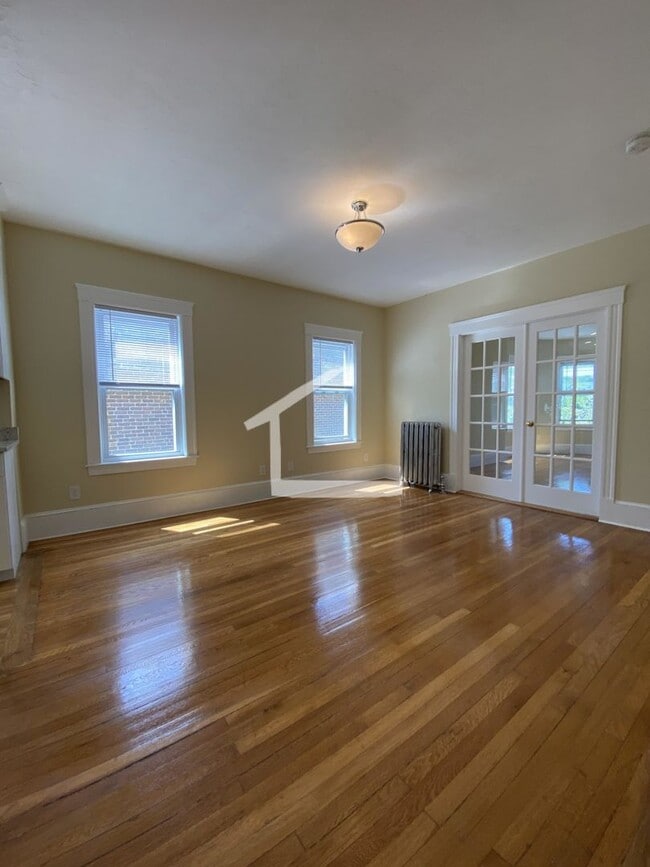 Photo - Beautiful, Fully Renovated Brookline 4 Bed... Apartment