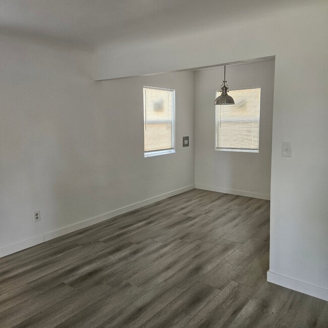 Building Photo - 1206 Rainier St