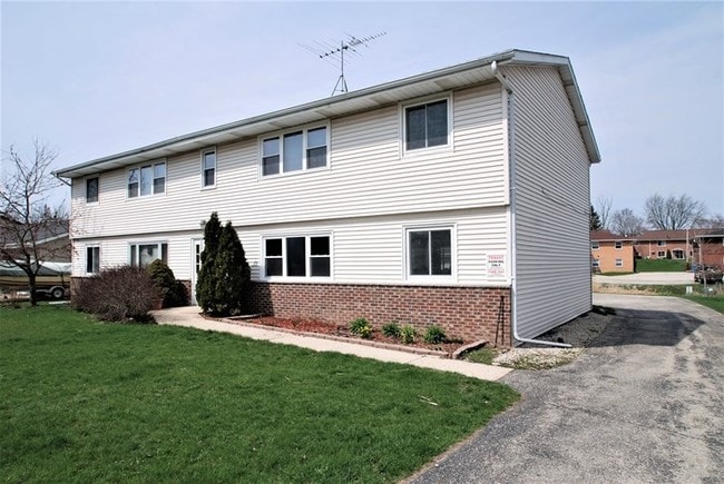 Exterior - 1028 Meadow St