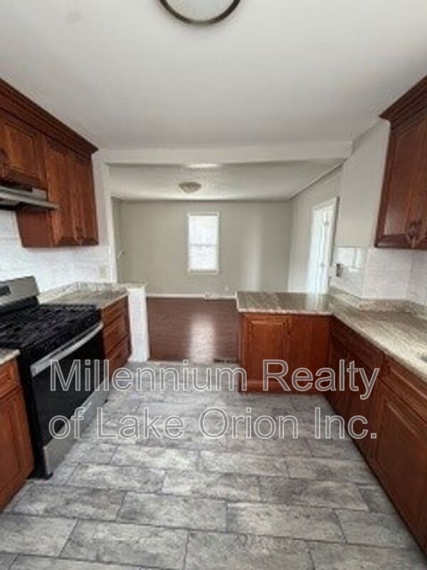 Building Photo - 6010 Hartwell St