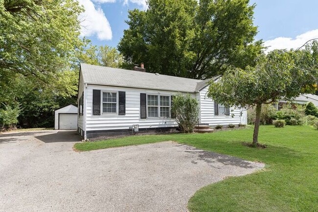 Building Photo - Great Broad Ripple Location With Fenced Backyard!