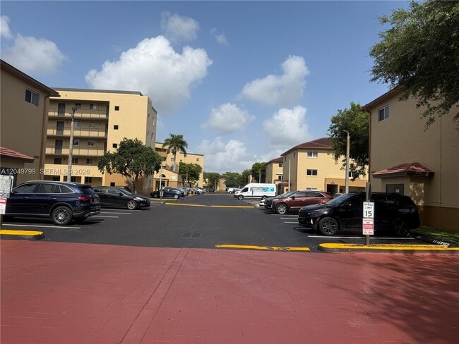 Foto del edificio - 8250 SW 149th Ct