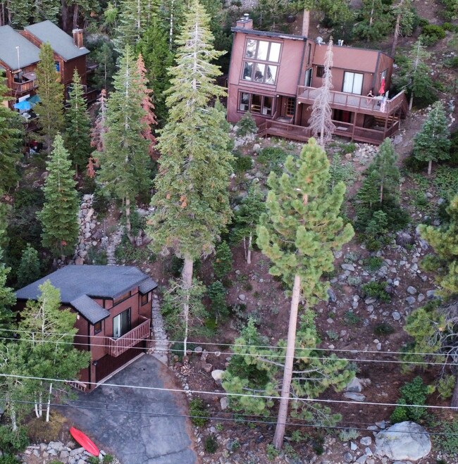 Building Photo - 3 Bedroom, 2 Bath House with Garage - and ...