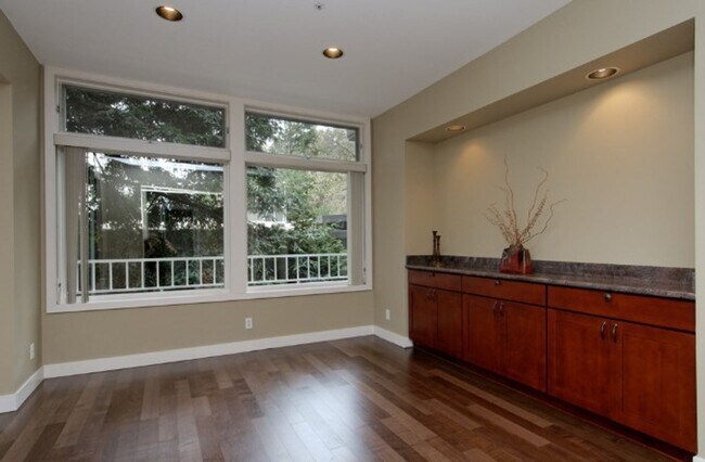 Foto del edificio - 2bd/2ba Bellevue Condo