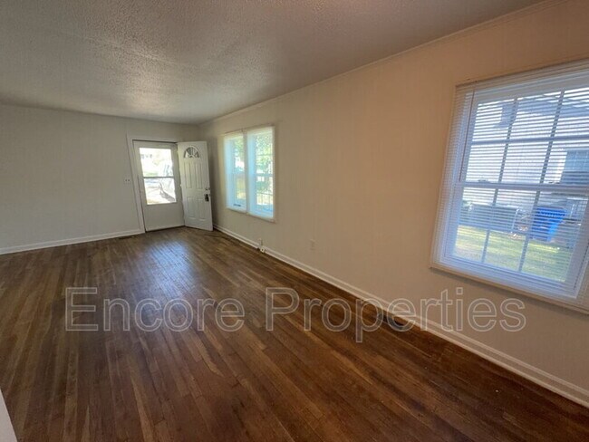 Foto del edificio - 2731 Knowles St