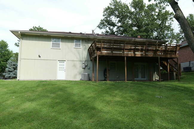 Building Photo - 5018 Rosehill Dr