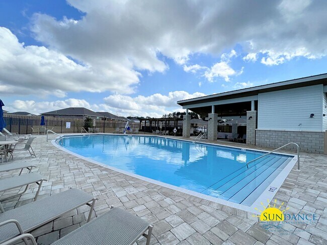 Building Photo - Stunning 4 Bedroom Home in South Crestview...