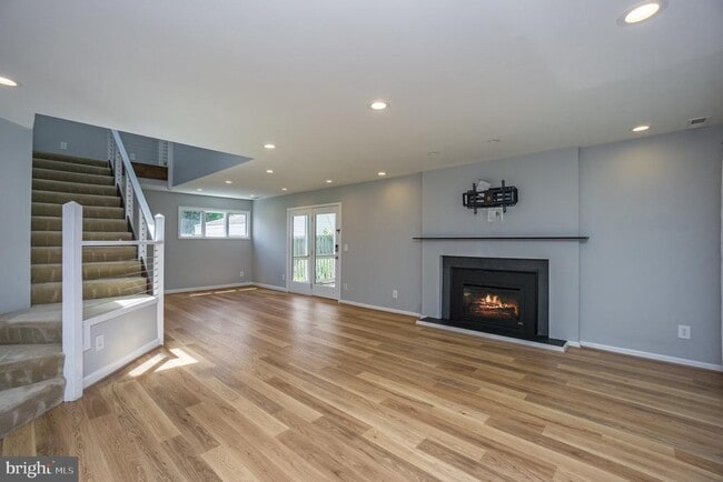 Building Photo - 2962 Strathmeade St