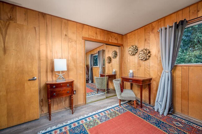 Building Photo - Beautiful Mountain Home