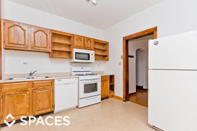 Building Photo - 5534 N Winthrop Ave