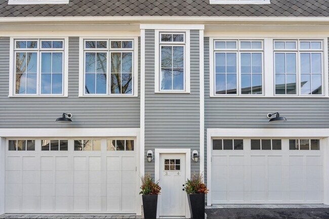 Foto del edificio - 145 Stoughton St