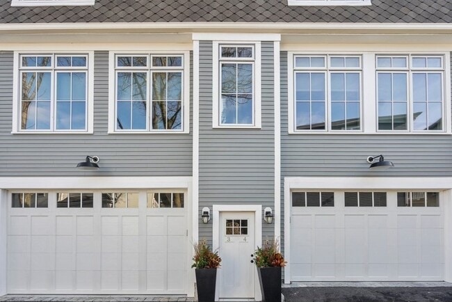 Building Photo - 145 Stoughton St