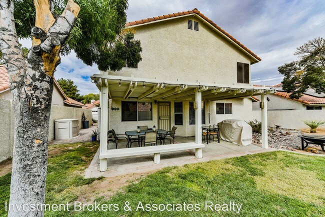 Building Photo - 4 br, 3 bath House - 5525 Red Bluff Dr.