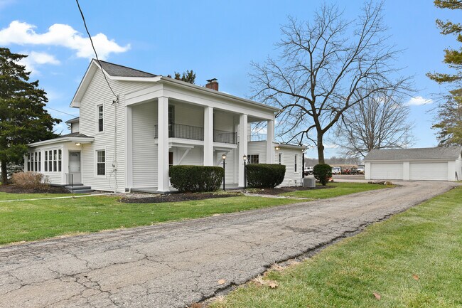 Building Photo - 1130 Peachblow Rd