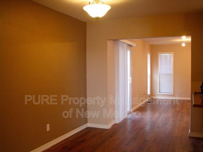 Building Photo - 3500 Edgecliff Dr