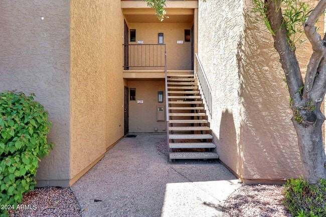 Building Photo - 7950 E Starlight Way