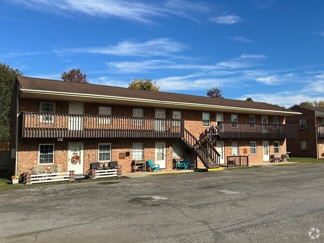 Building Photo - 103 Wildhurst Ave NE