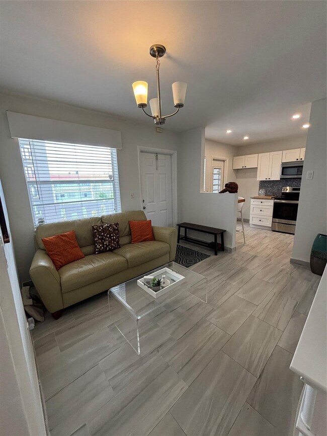 Foto del edificio - 4310 NW 12th Ct