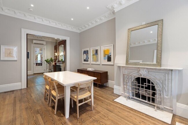 Building Photo - 37 Rutland Square