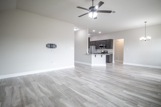 Foto del edificio - 14274 Tori Dawn Ct