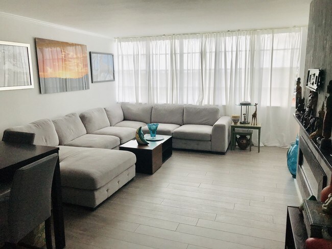 Foto del edificio - 2025 NE 164th St