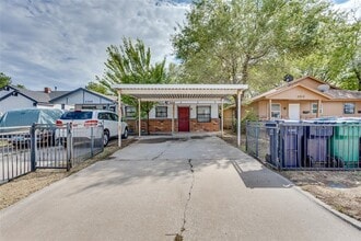 Building Photo - 2210 SW 30th St