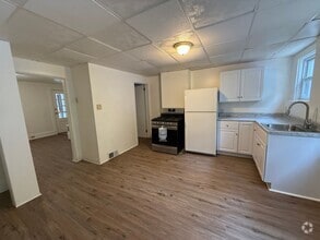 Building Photo - 827 Guys Run Rd