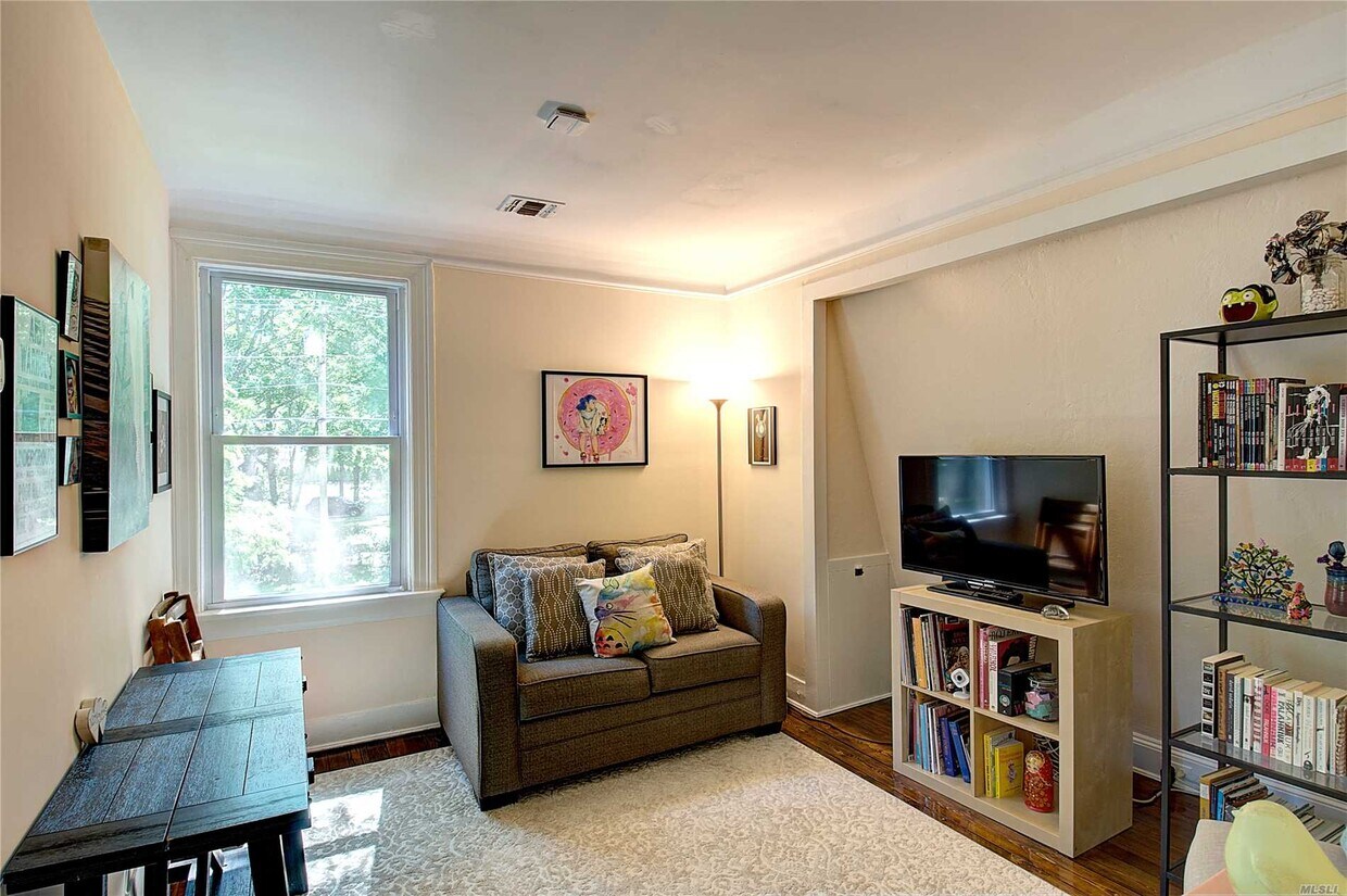 223 Oyster Bay Road Locust Valley, NY 11560 Alquileres en Locust