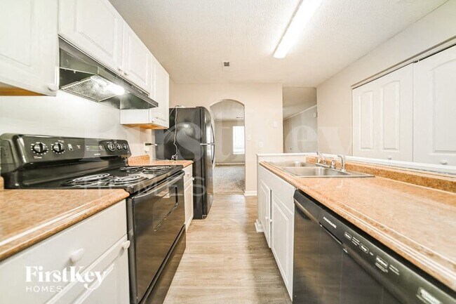 Foto del edificio - 972 Windwood Ct