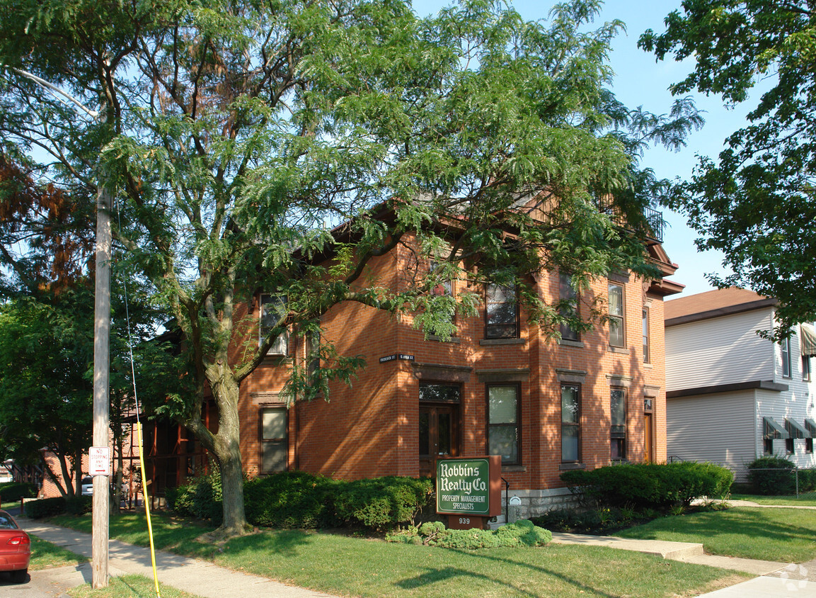 Building Photo - 937-939 S High St