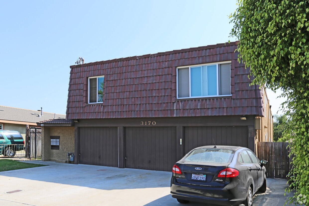Building Photo - 3170 Roosevelt St