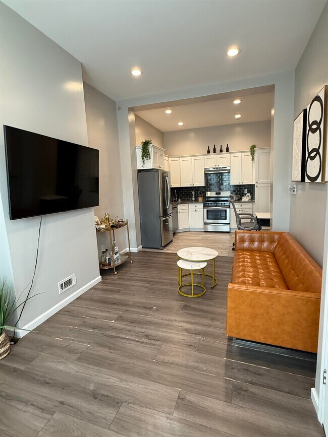 Foto del edificio - 256.5 Fairmount Ave
