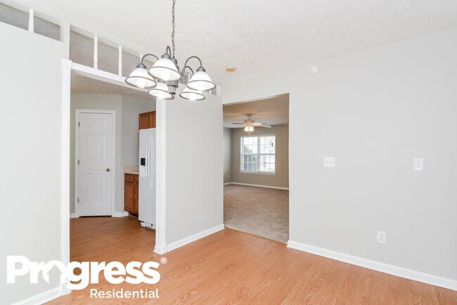 Building Photo - 224 Springbottom Dr SE