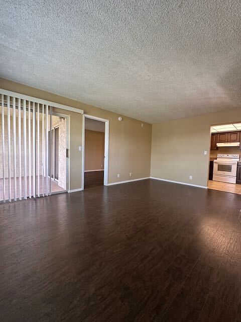 Building Photo - 1528 SE Royal Green Cir