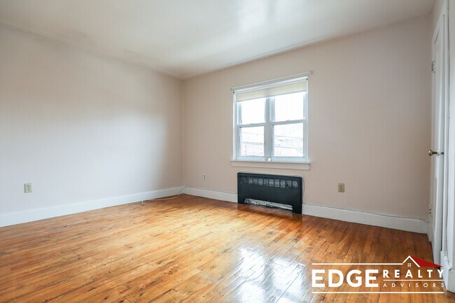 Building Photo - 19 Beechcroft St
