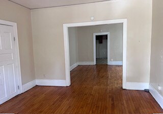 Building Photo - 1304 W Ring St