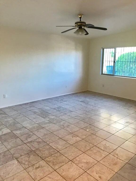 Building Photo - HOUSE FOR RENT