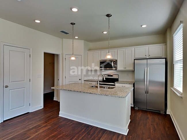 Building Photo - 866 Headland Wy