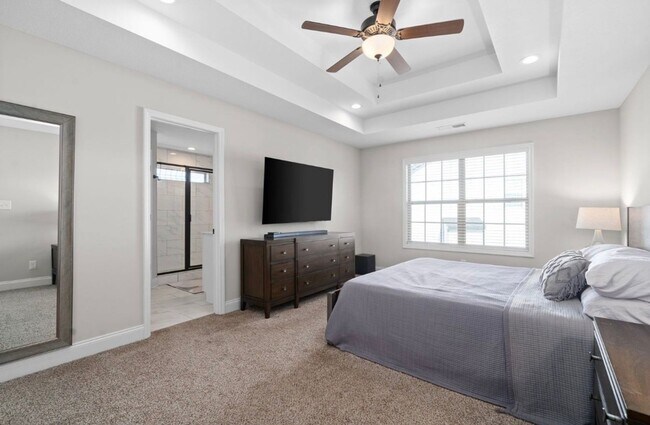 Building Photo - 718 Banister Dr