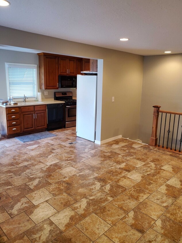 Building Photo - 2751 S 900 E