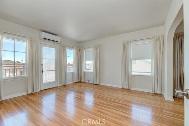 Foto del edificio - 1195 W 19th St