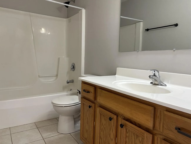 Upstairs bath - 518 Fuller Ln