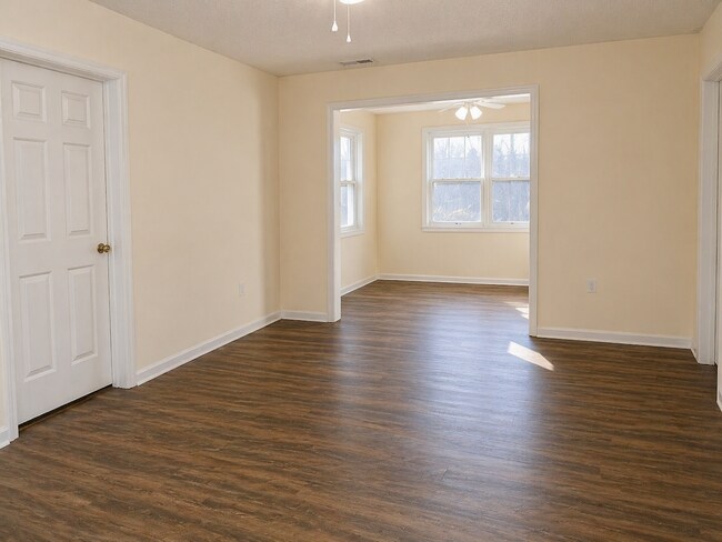 Foto del edificio - 1911 Wolftech Ln