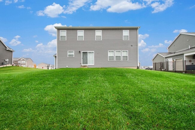 Building Photo - Beautiful Byron Center Home with 3 Car Gar...